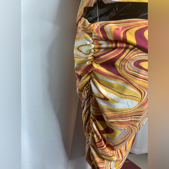 Psychedelic Design Ruched Ring Halter Top and Skirt - Picture 7 of 8